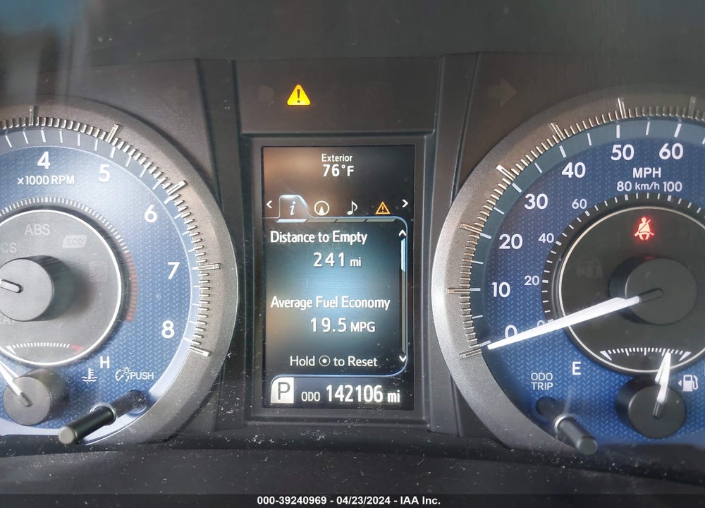 2015 TOYOTA SIENNA XLE 8 PASSENGER VIN: 5TDYK3DC3FS552231
