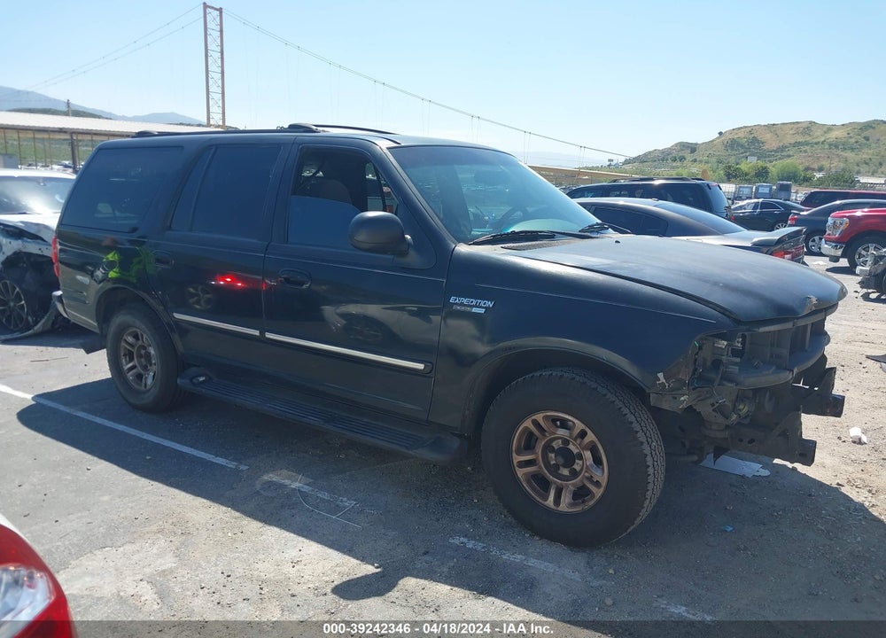 2000 FORD EXPEDITION XLT VIN: 1FMRU1560YLB35693