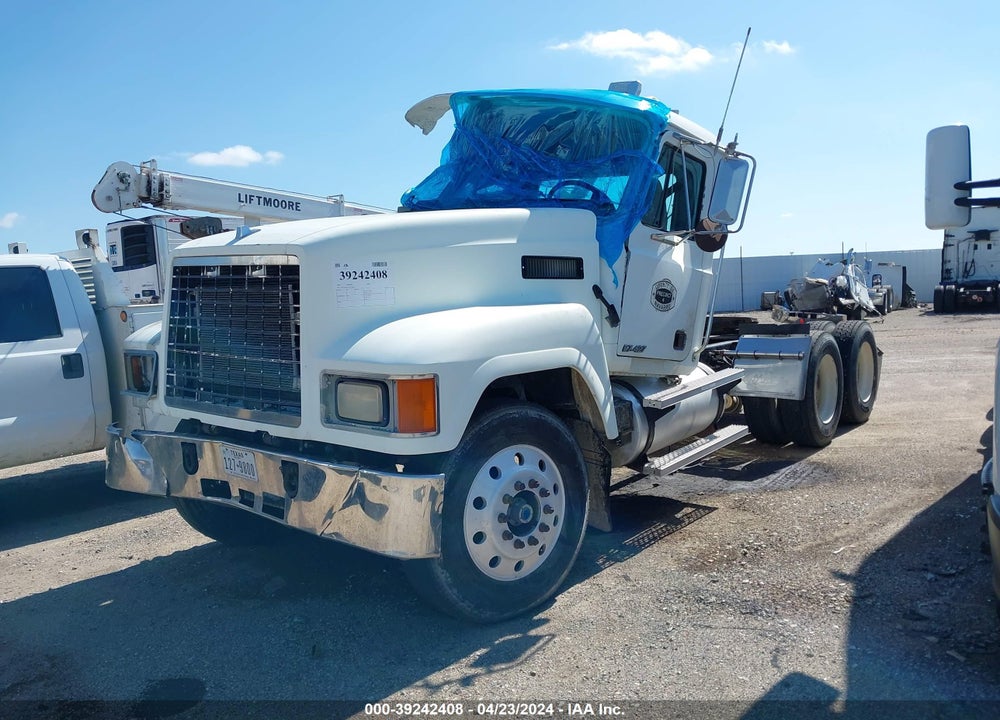 2001 MACK 600 CH600 VIN: 1M1AA18Y41W136664