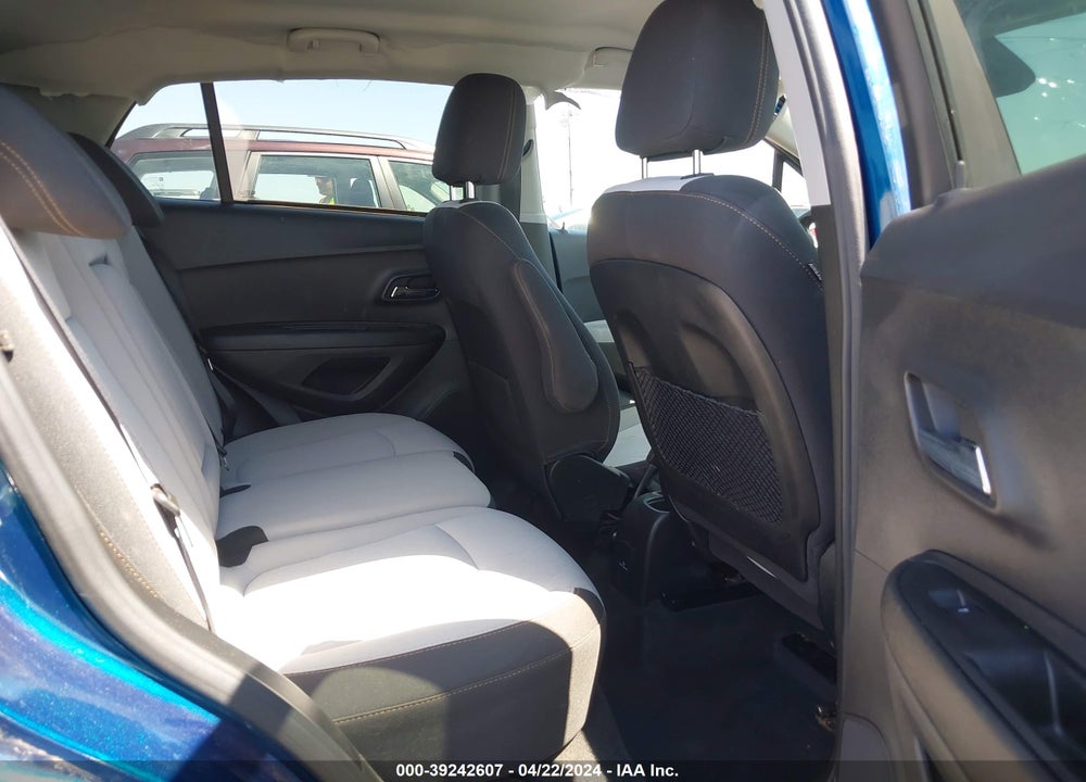 2020 CHEVROLET TRAX FWD LT VIN: 3GNCJLSB6LL177788