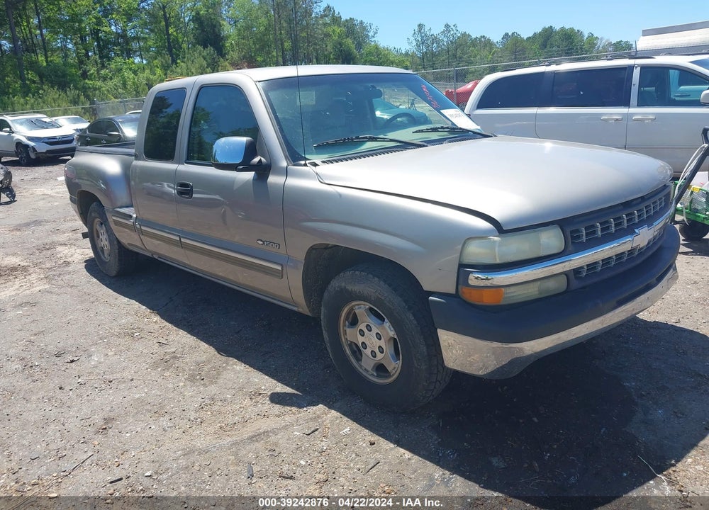 2002 CHEVROLET SILVERADO 1500 LS VIN: 2GCEC19T621405917