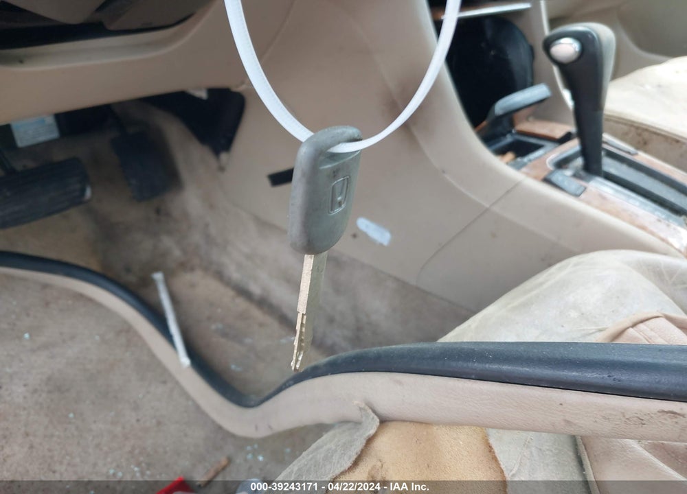 2004 HONDA ACCORD 2.4 EX VIN: 1HGCM56884A036449