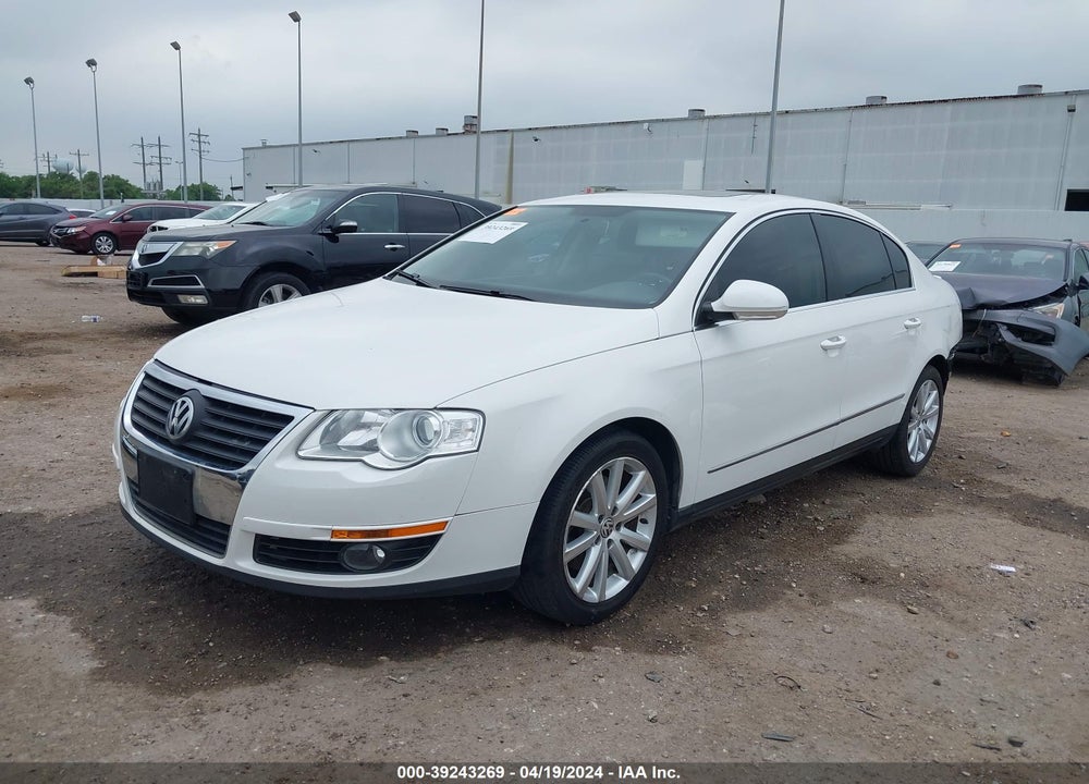 2010 VOLKSWAGEN PASSAT KOMFORT VIN: WVWJK7AN2AE070685