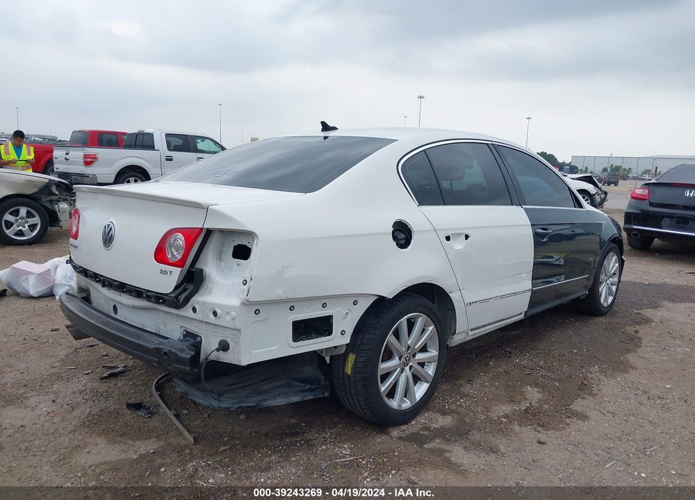 2010 VOLKSWAGEN PASSAT KOMFORT VIN: WVWJK7AN2AE070685