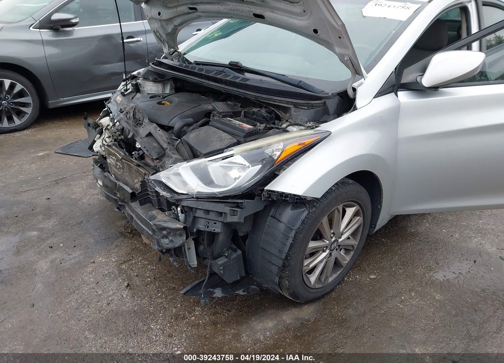 2015 HYUNDAI ELANTRA SE VIN: 5NPDH4AE3FH608439