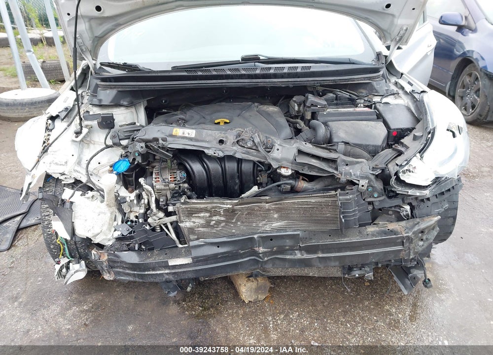 2015 HYUNDAI ELANTRA SE VIN: 5NPDH4AE3FH608439