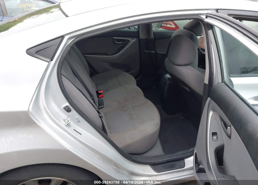 2015 HYUNDAI ELANTRA SE VIN: 5NPDH4AE3FH608439