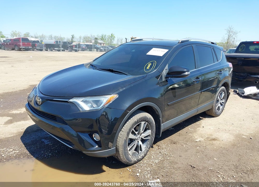 2018 TOYOTA RAV4 XLE VIN: 2T3RFREV5JW735701