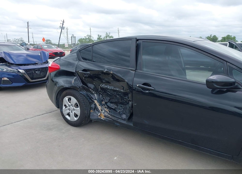 2015 KIA FORTE LX VIN: KNAFK4A68F5419625