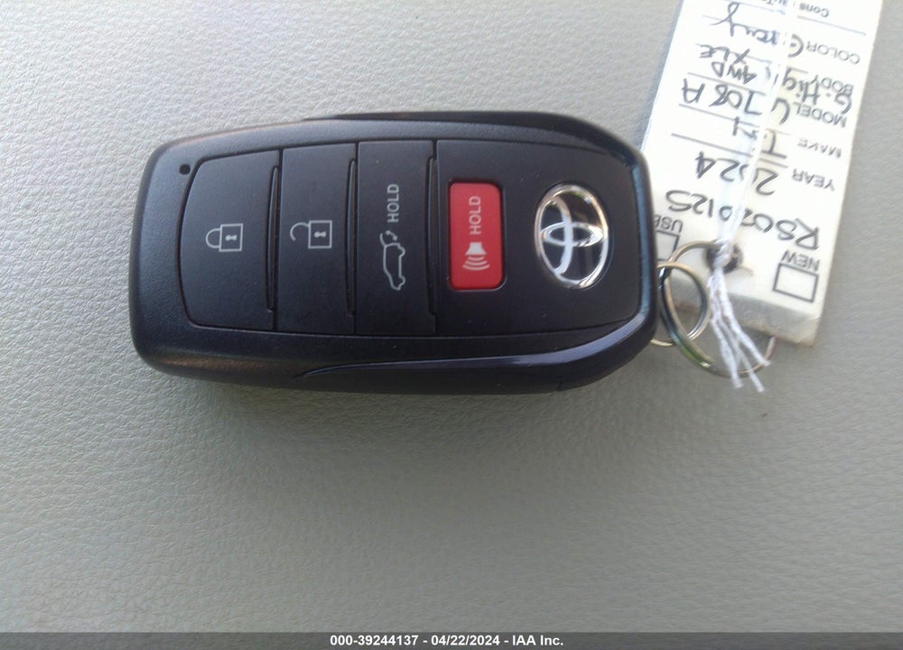 2024 TOYOTA GRAND HIGHLANDER XLE VIN: 5TDAAAB55RS020125