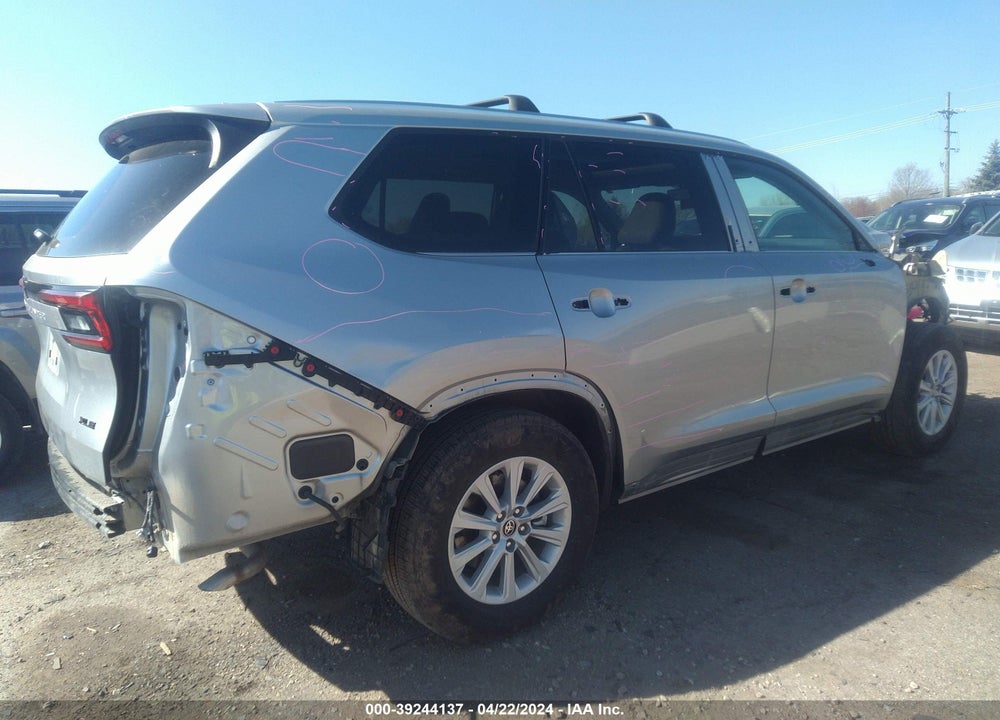 2024 TOYOTA GRAND HIGHLANDER XLE VIN: 5TDAAAB55RS020125