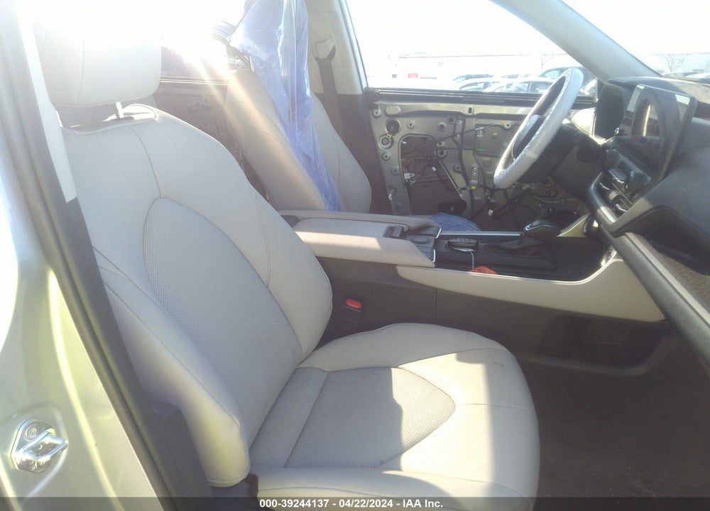 2024 TOYOTA GRAND HIGHLANDER XLE VIN: 5TDAAAB55RS020125