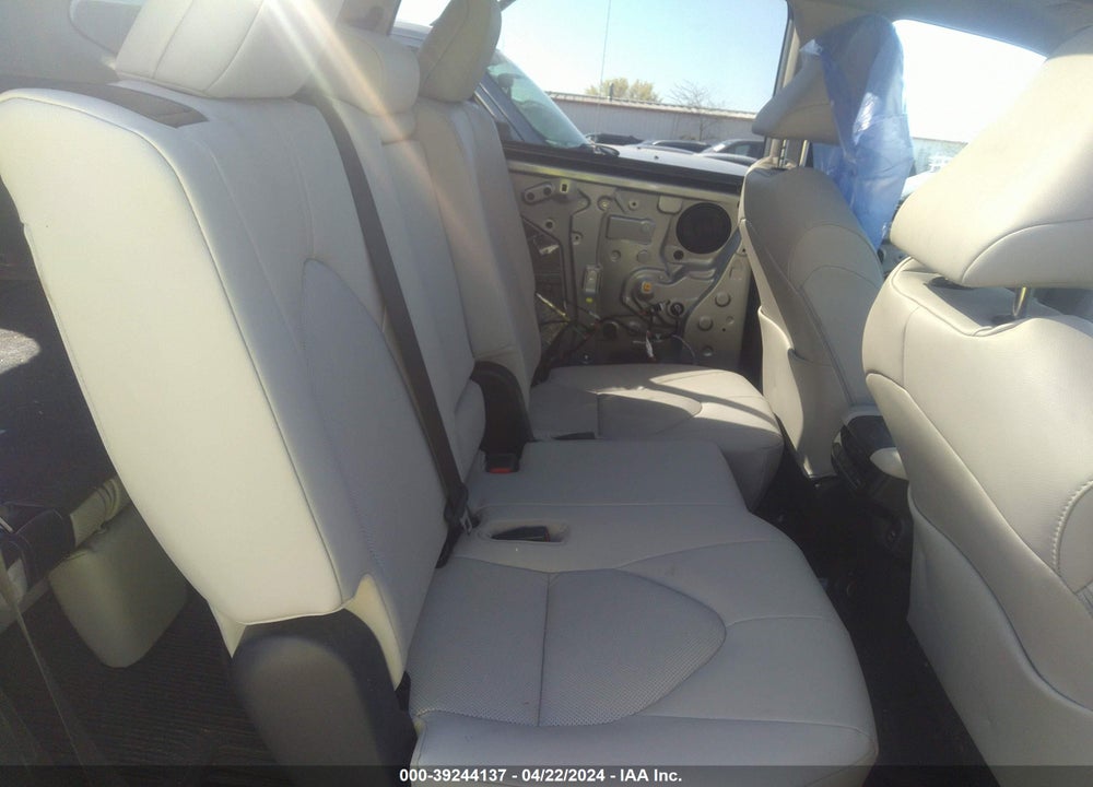 2024 TOYOTA GRAND HIGHLANDER XLE VIN: 5TDAAAB55RS020125