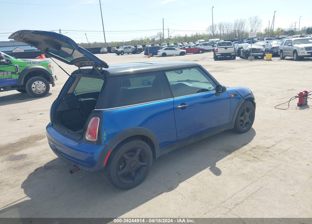 2006 MINI COOPER VIN: WMWRC33516TK68177