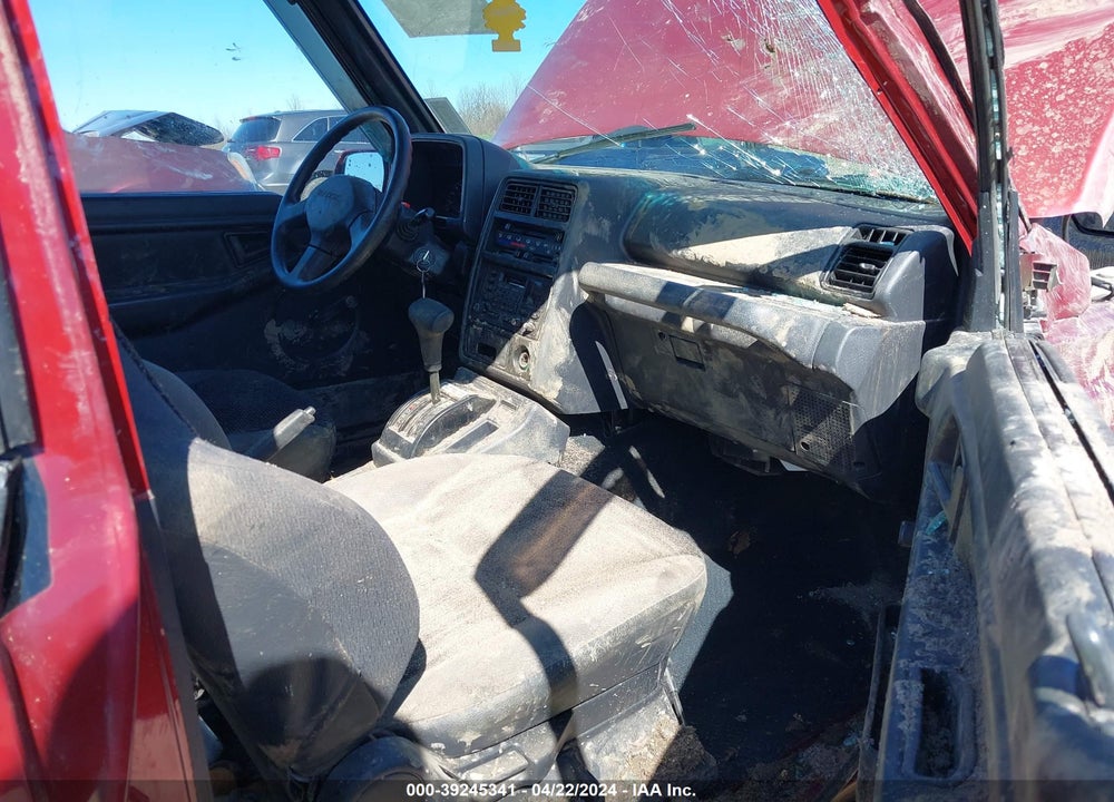 1995 GEO TRACKER VIN: 2CNBJ1863S6905083