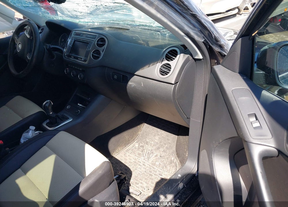 2017 VOLKSWAGEN TIGUAN 2.0T S VIN: WVGBV7AX4HW510239
