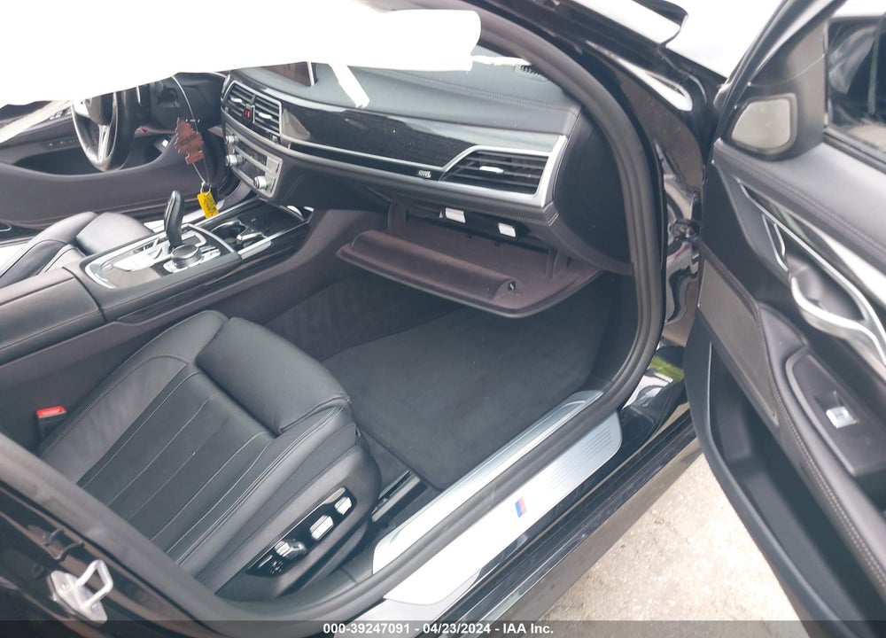 2020 BMW 740I VIN: WBA7T2C06LGL17187