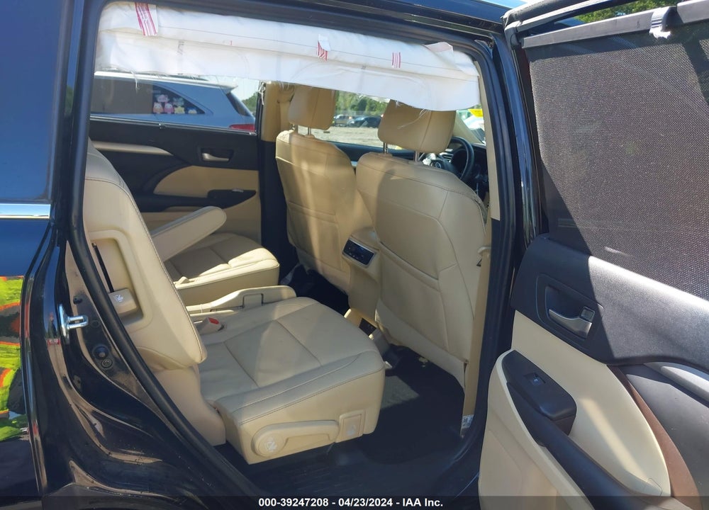 2019 TOYOTA HIGHLANDER XLE VIN: 5TDKZRFH6KS316485