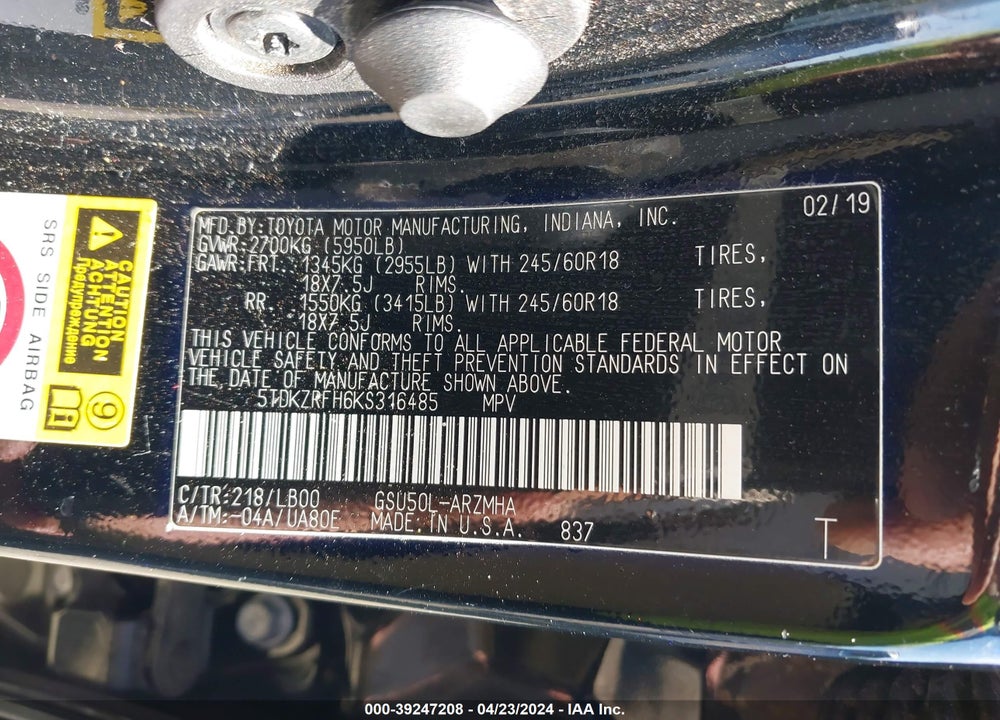 2019 TOYOTA HIGHLANDER XLE VIN: 5TDKZRFH6KS316485