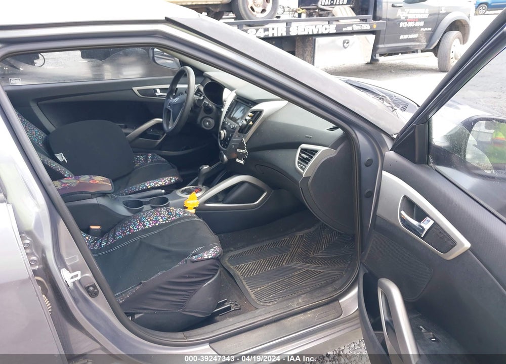 2015 HYUNDAI VELOSTER VIN: KMHTC6AD5FU228596