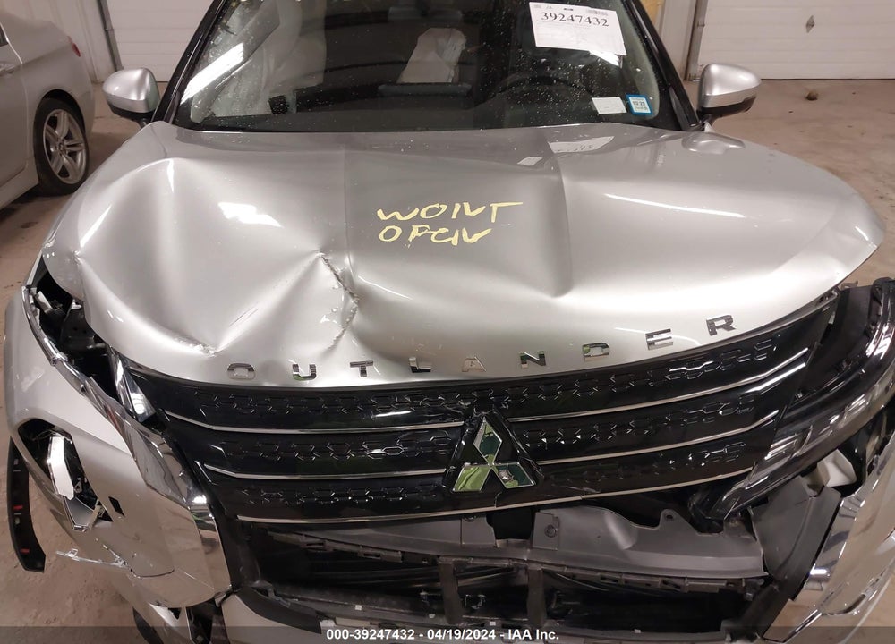 2022 MITSUBISHI OUTLANDER BLACK EDITION S-AWC/SE 2.5 S-AWC/SE LAUNCH EDITION S-AWC VIN: JA4J4UA82NZ050965