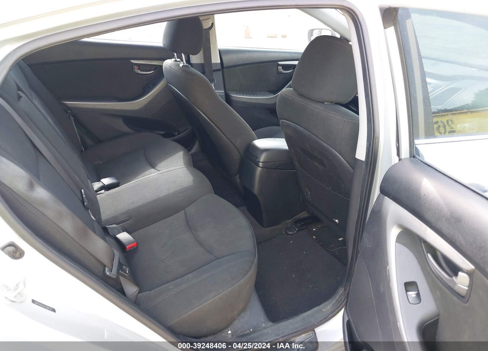 2015 HYUNDAI ELANTRA SE VIN: 5NPDH4AE5FH561141