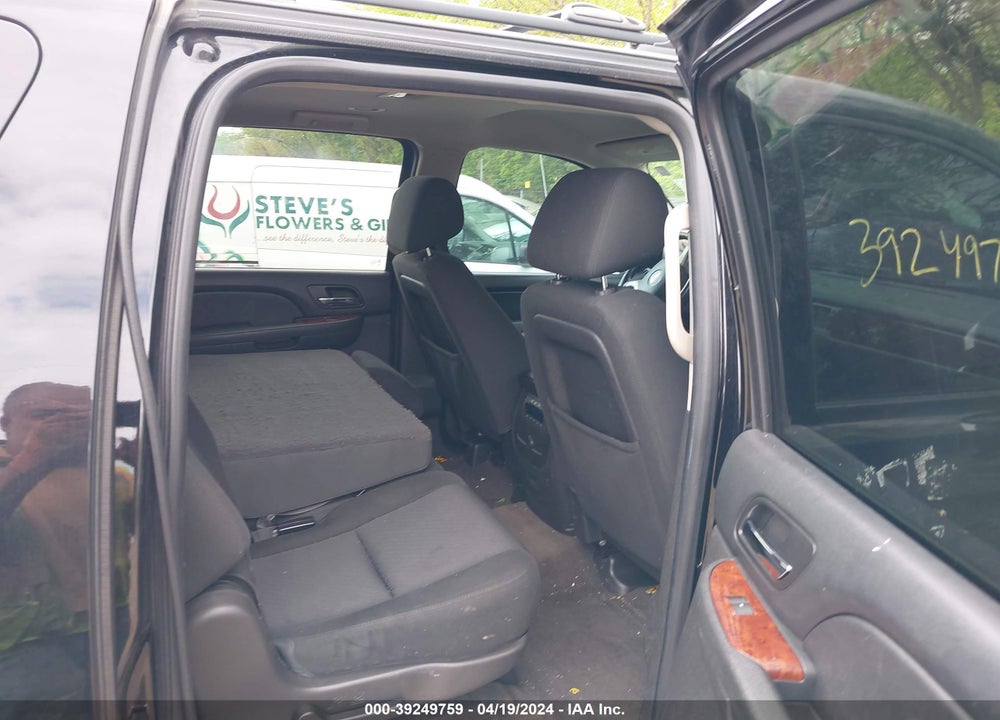 2014 CHEVROLET SUBURBAN 1500 LS VIN: 1GNSKHE79ER219198