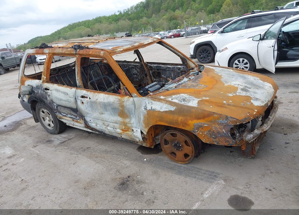 2001 SUBARU FORESTER L VIN: JF1SF63561H739917