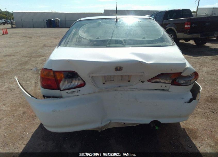 1999 HONDA CIVIC LX VIN: 2HGEJ6577XH573223
