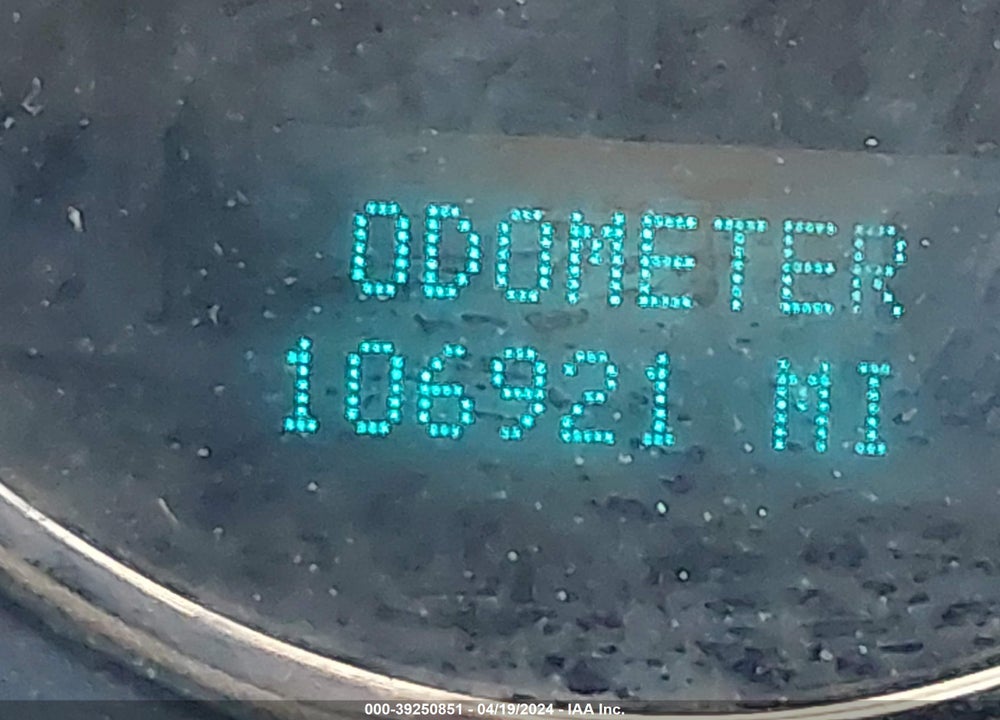 2008 GMC SIERRA 1500 VIN: 2GTEK638981318638
