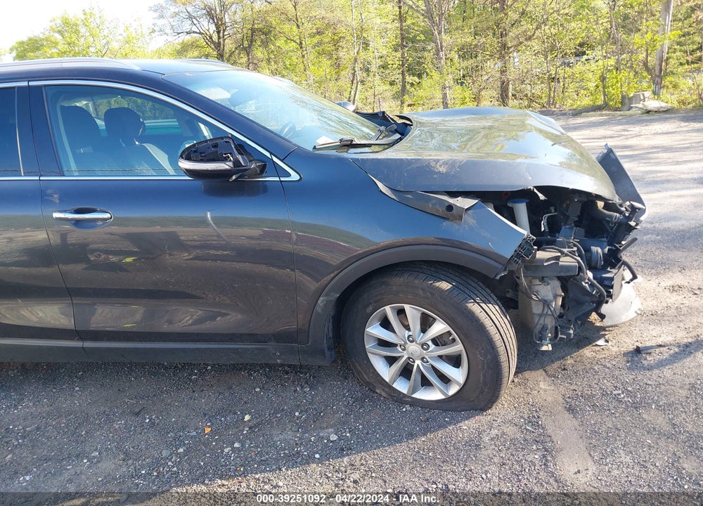 2016 KIA SORENTO 2.4L LX VIN: 5XYPG4A31GG112370