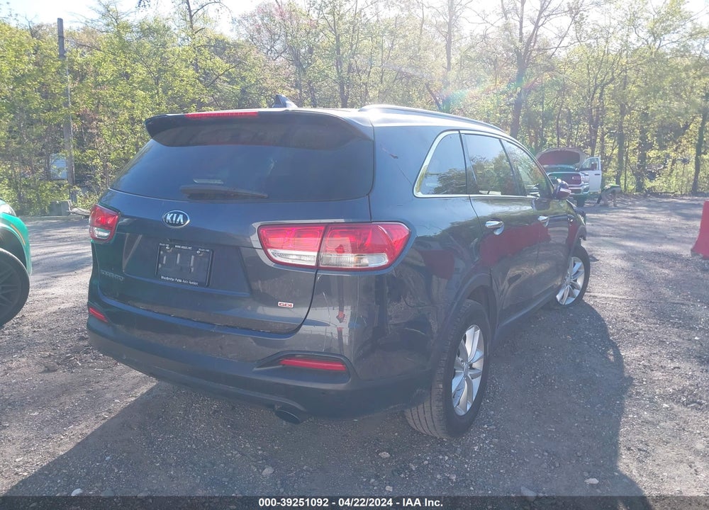 2016 KIA SORENTO 2.4L LX VIN: 5XYPG4A31GG112370