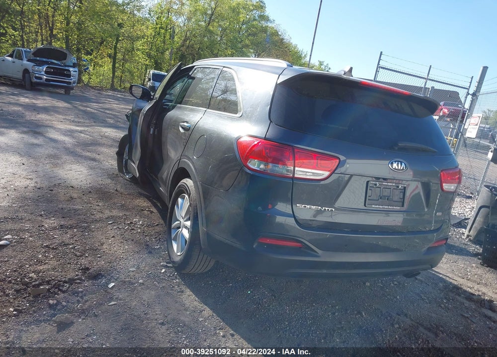 2016 KIA SORENTO 2.4L LX VIN: 5XYPG4A31GG112370