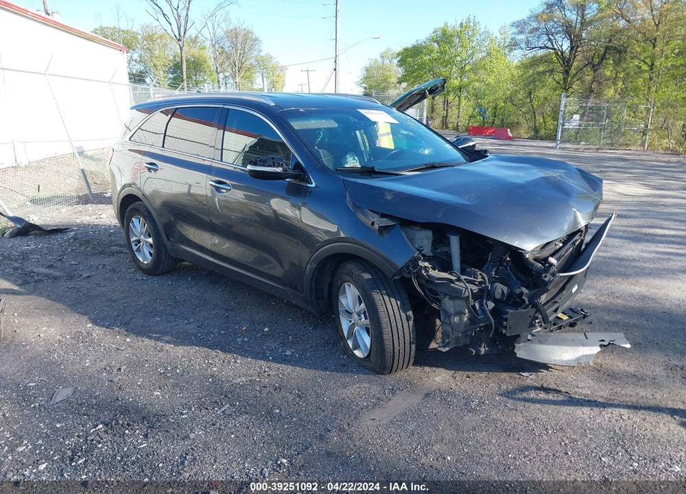 2016 KIA SORENTO 2.4L LX VIN: 5XYPG4A31GG112370