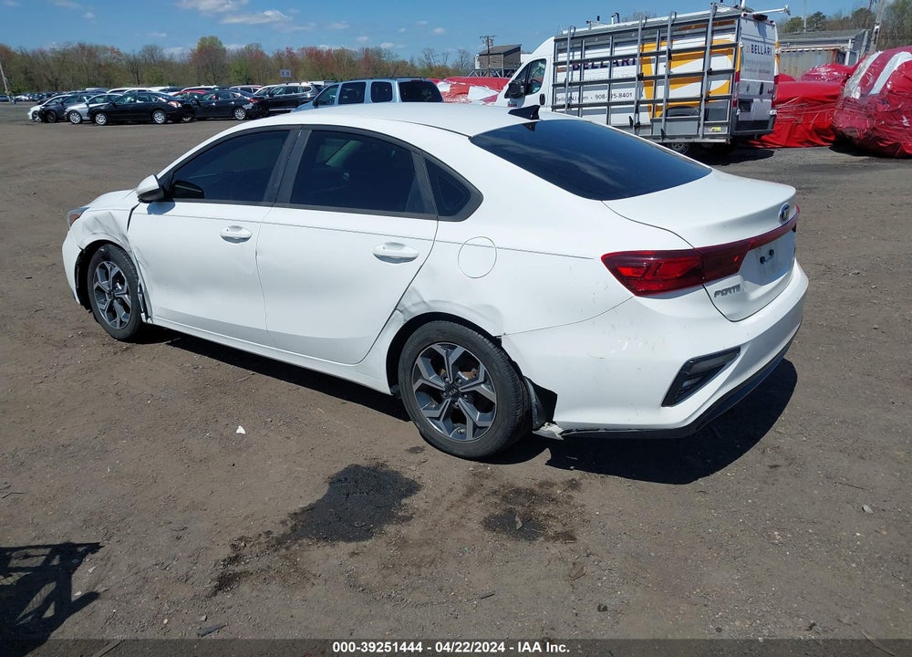 2019 KIA FORTE LXS VIN: 3KPF24AD8KE042519