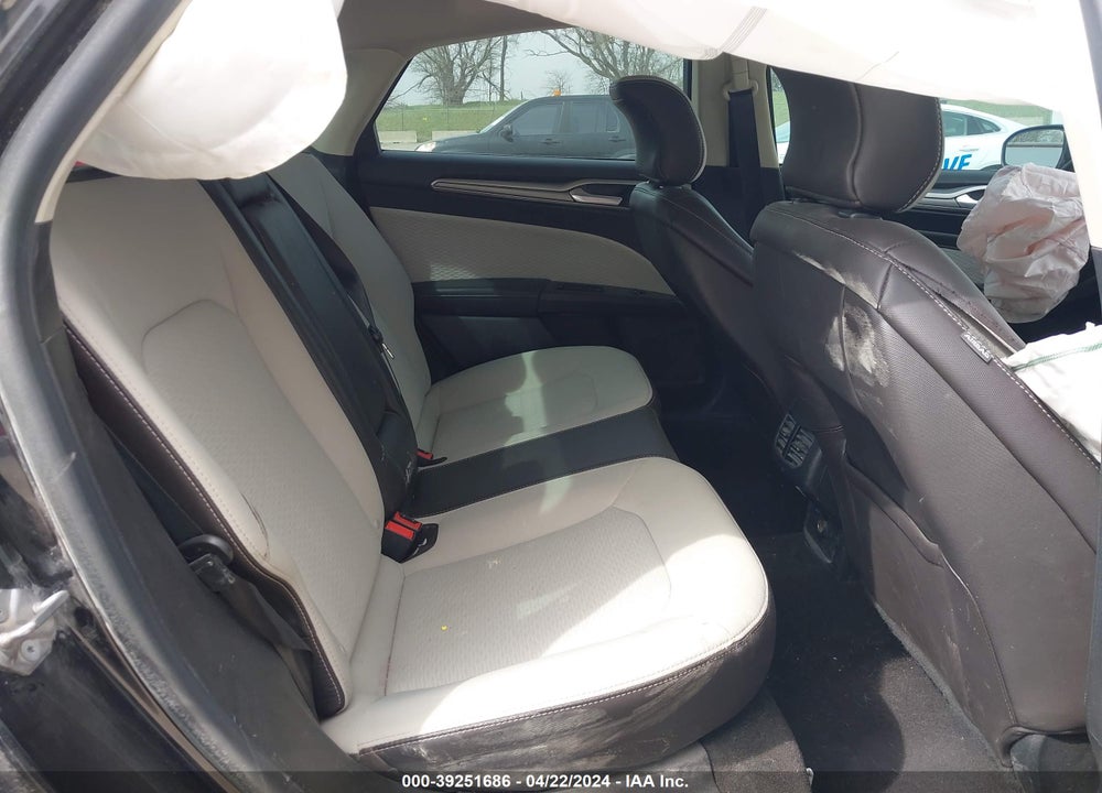 2019 FORD FUSION SE VIN: 3FA6P0HD3KR172660