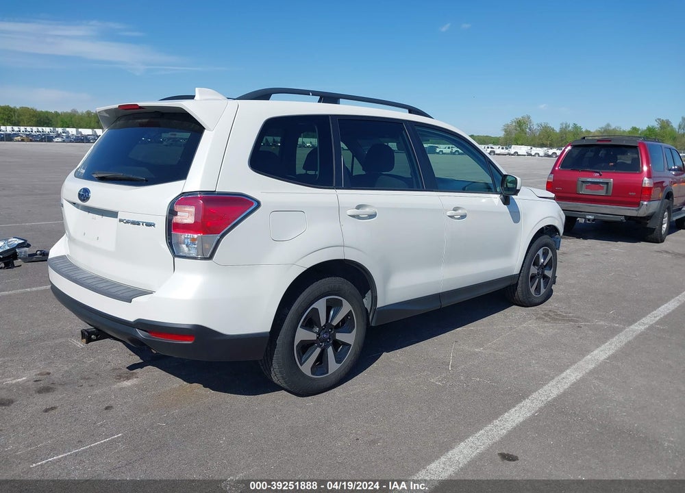 2018 SUBARU FORESTER 2.5I PREMIUM VIN: JF2SJAEC3JH557858