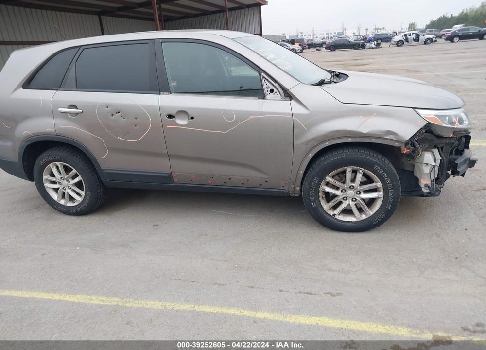 2015 KIA SORENTO LX VIN: 5XYKT3A63FG598656