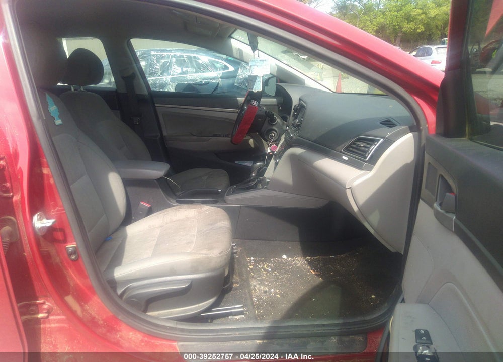 2017 HYUNDAI ELANTRA SE VIN: KMHD84LF1HU401641