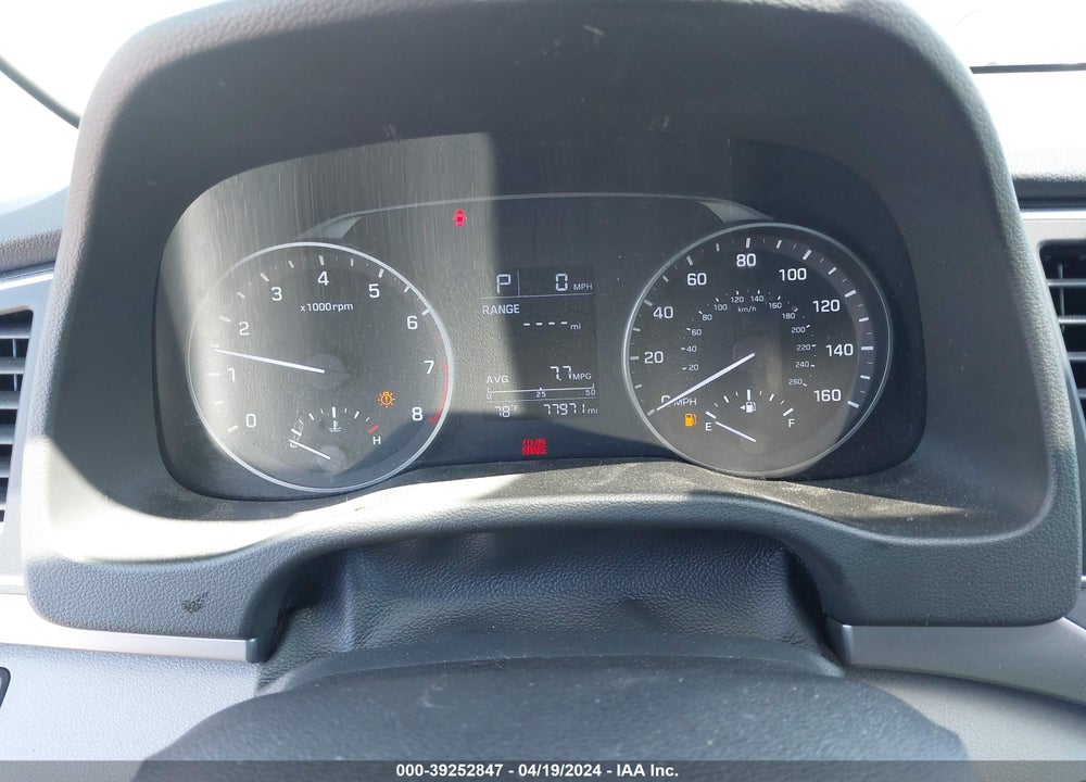 2018 HYUNDAI ELANTRA SE VIN: 5NPD74LF9JH329109
