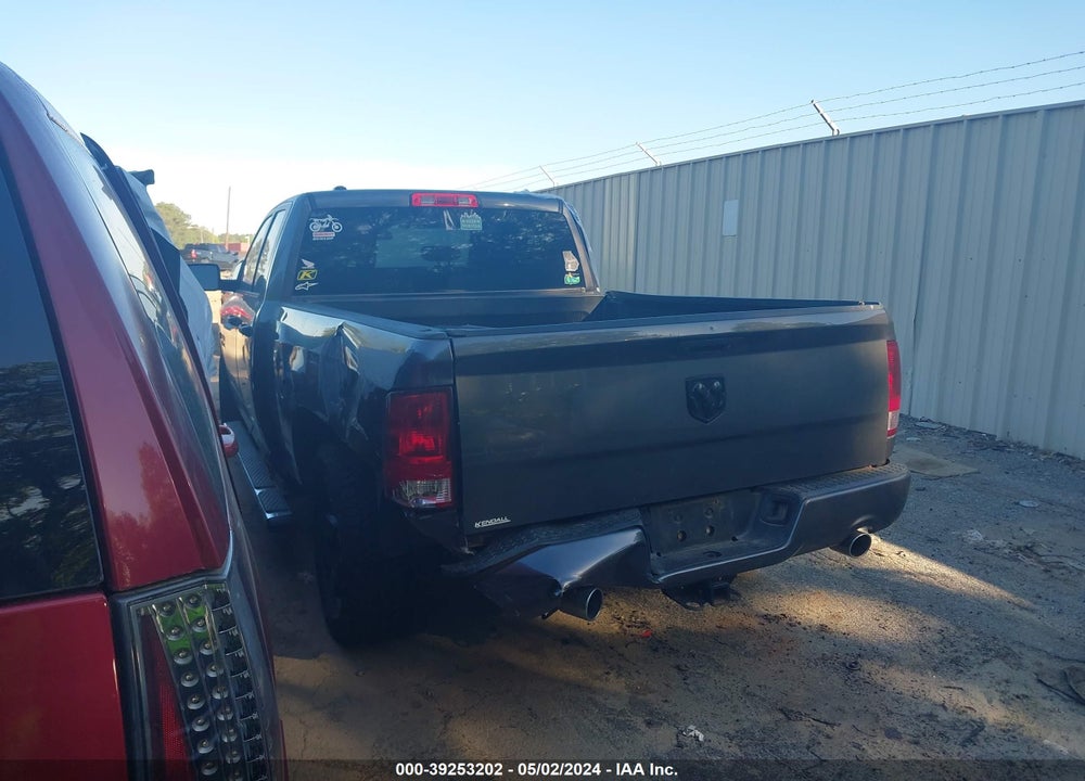 2018 RAM 1500 EXPRESS QUAD CAB 4X2 6'4 BOX VIN: 1C6RR6FT8JS100457