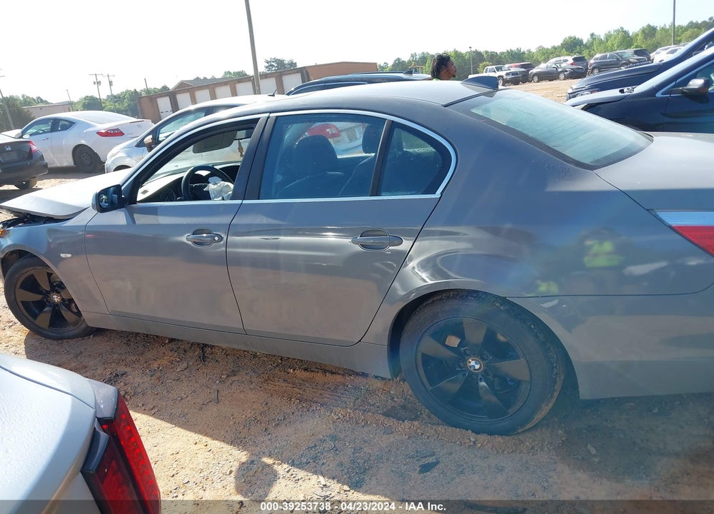 2007 BMW 525I VIN: WBANE53567CW64692