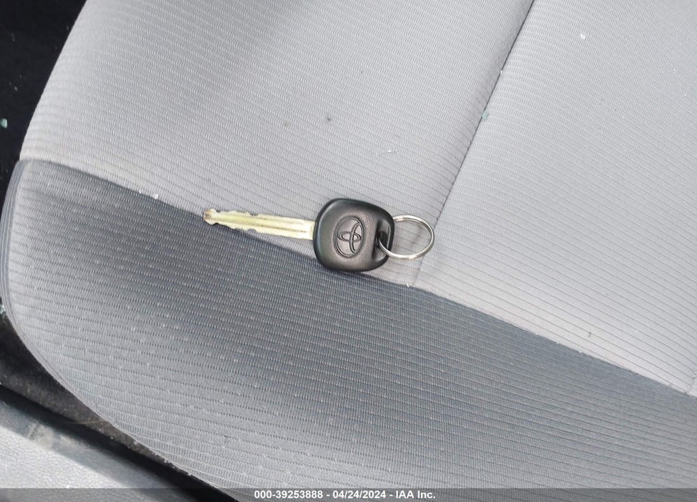 2015 TOYOTA COROLLA L VIN: 2T1BURHE3FC240286