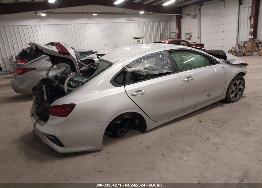 2019 KIA FORTE LXS VIN: 3KPF24AD0KE044779