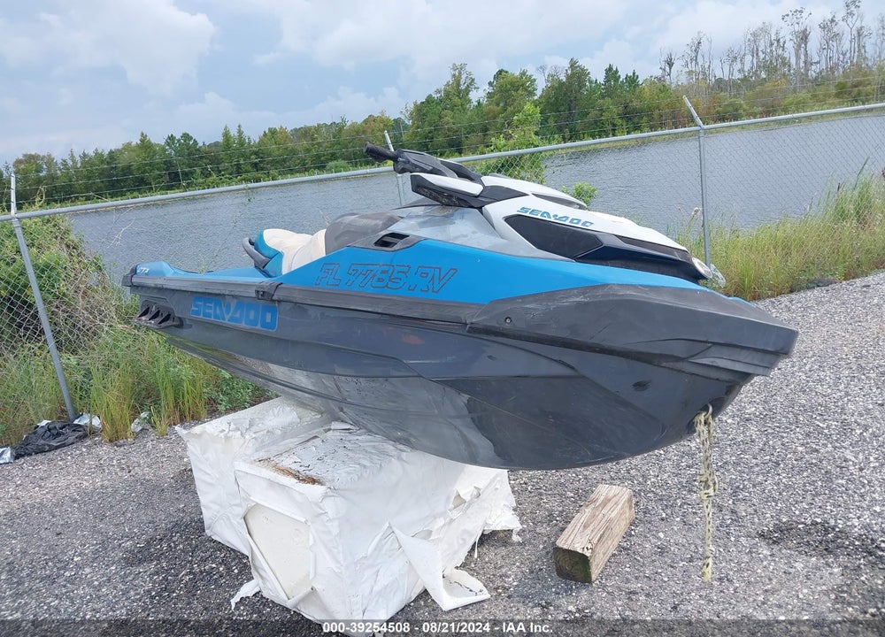 2019 SEADOO GTX 230 LIMITED VIN: YDV14042A919