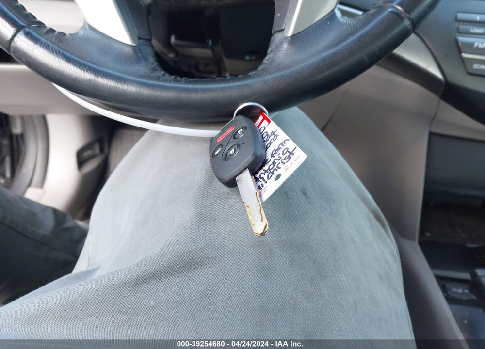 2010 HONDA ACCORD 2.4 EX-L VIN: 1HGCP2F86AA046852