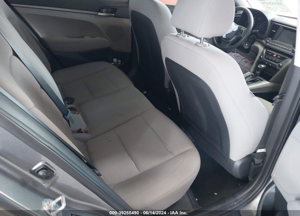 2018 HYUNDAI ELANTRA SE VIN: 5NPD74LF8JH388331