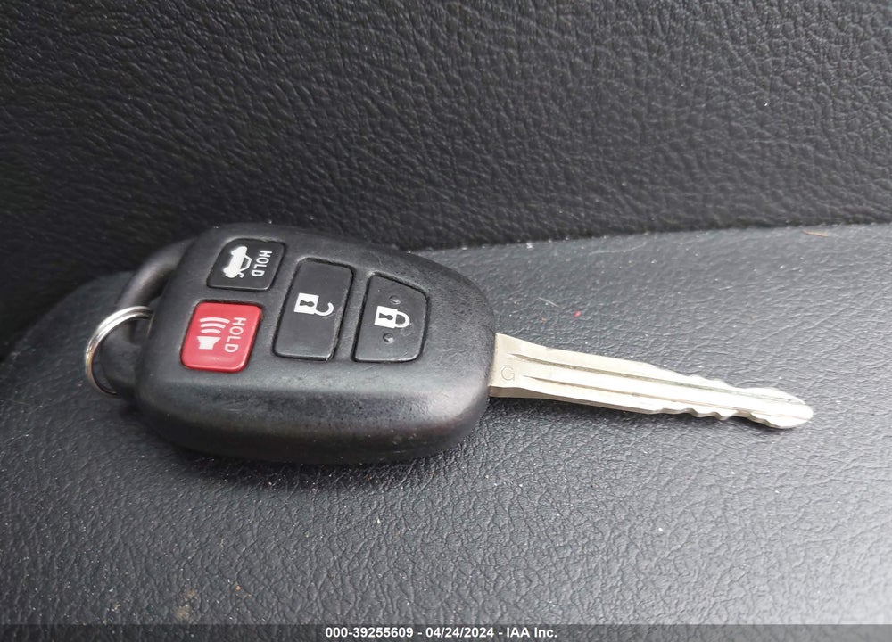 2013 TOYOTA CAMRY SE VIN: 4T1BF1FK3DU639697