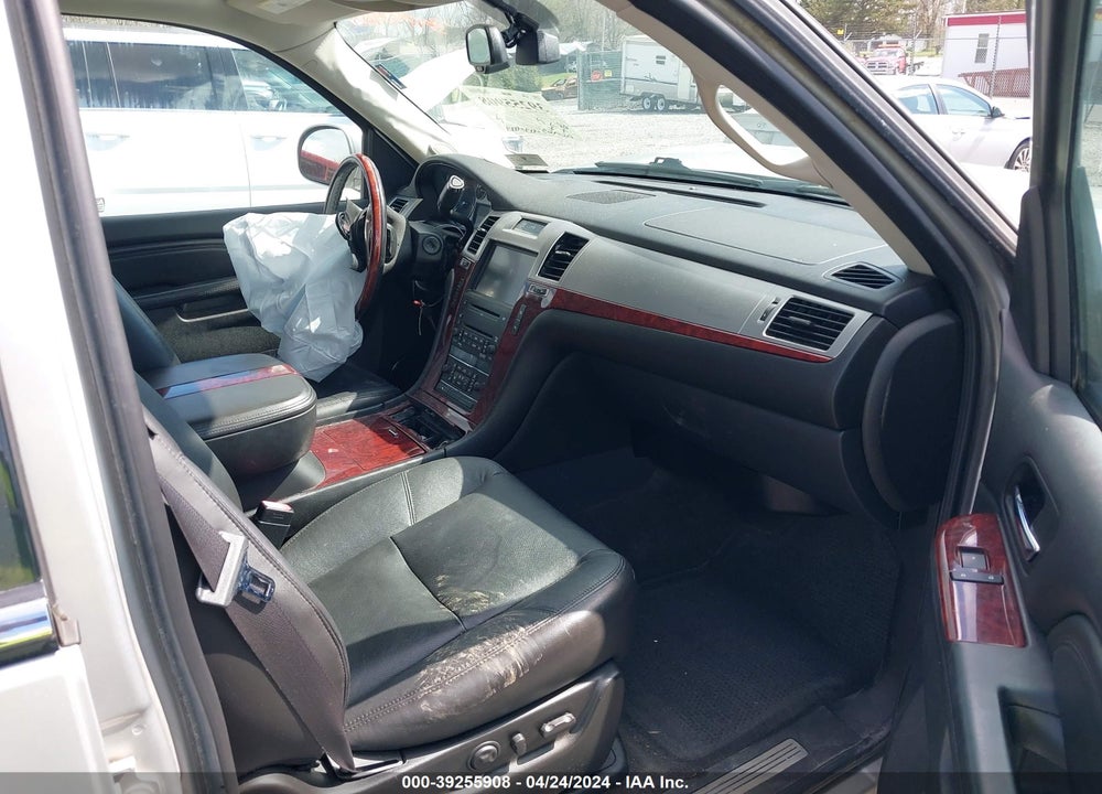 2010 CADILLAC ESCALADE LUXURY VIN: 1GYUKBEF1AR269054