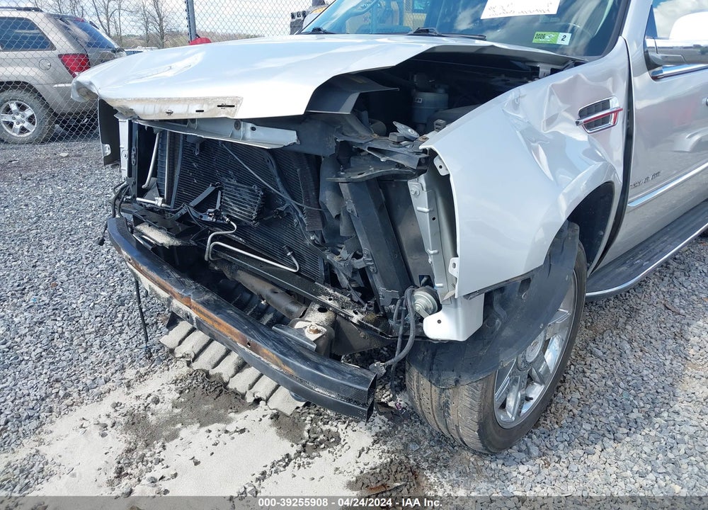 2010 CADILLAC ESCALADE LUXURY VIN: 1GYUKBEF1AR269054